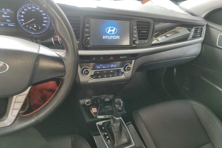 Used Hyundai Mistra 2017 1.8L Automatic Smart GLS China V Standard Center Console