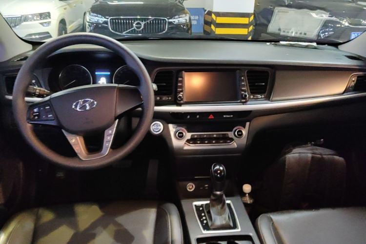 Used Hyundai Mistra 2017 1.8L Automatic Smart GLS China V Standard Center Console