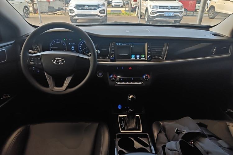 Used Hyundai Mistra 2017 1.8L Automatic Smart GLS China V Standard Center Console