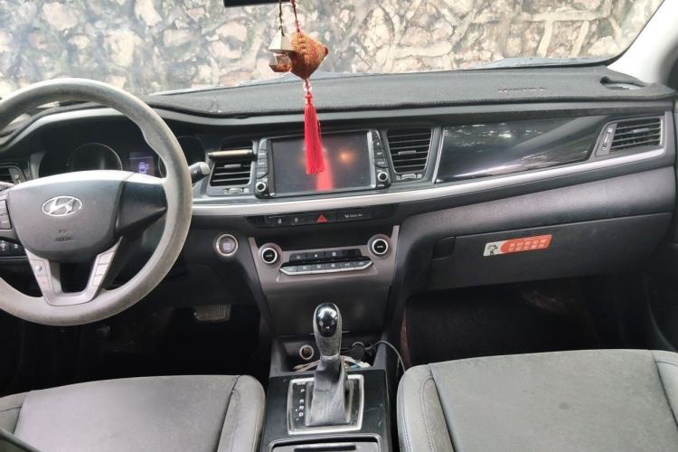 Used Hyundai Mistra 2017 1.8L Automatic Smart GLS China V Standard Center Console