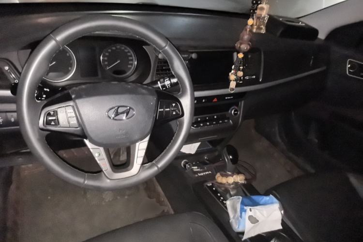 Used Hyundai Mistra 2017 1.8L Automatic Deluxe DLX Model China V Emission Standard Center Console