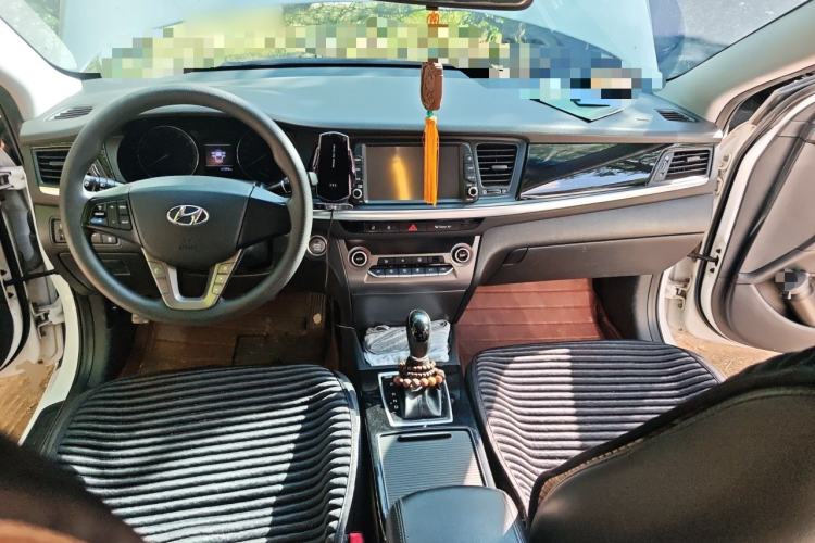 Used Hyundai Mistra 2017 1.8L Automatic Smart GLS China V Standard Center Console