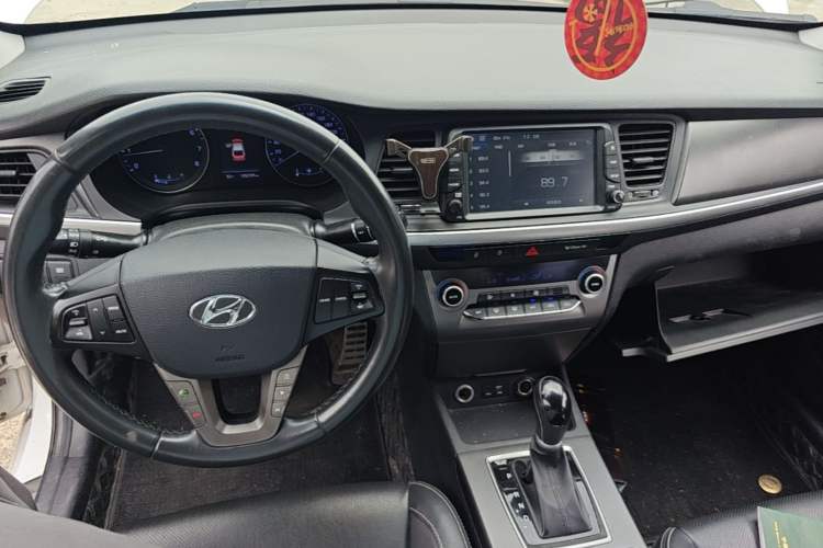 Used Hyundai Mistra 2017 1.6T Automatic Flagship Model TOP China V Emission Standard Center Console