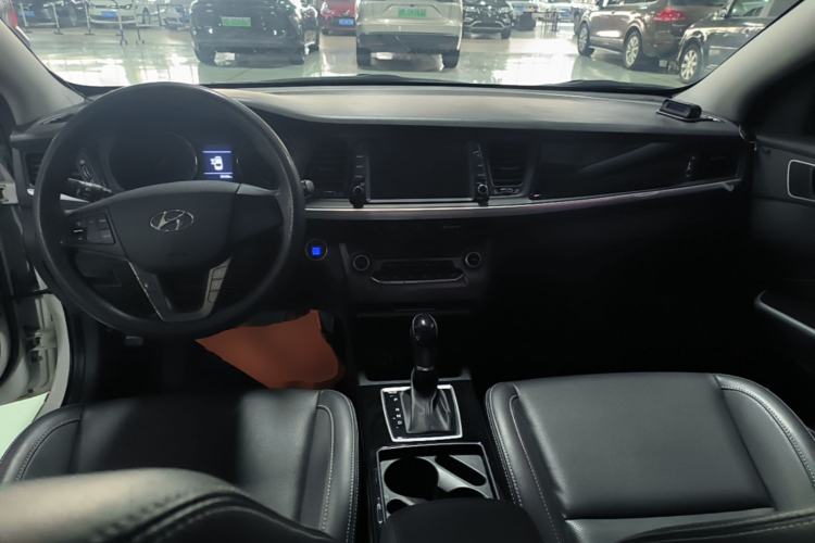Used Hyundai Mistra 2017 1.6T Automatic Smart GLS China V Standard Center Console