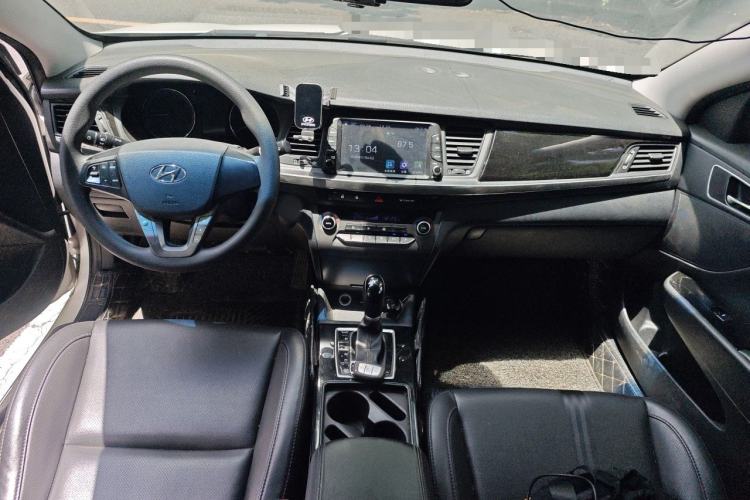 Used Hyundai Mistra 2017 1.8L Automatic Smart GLS China V Standard Center Console