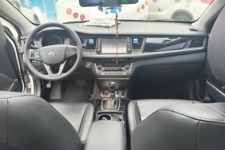Used Hyundai Mistra 2017 1.8L Automatic Smart GLS China V Standard Center Console