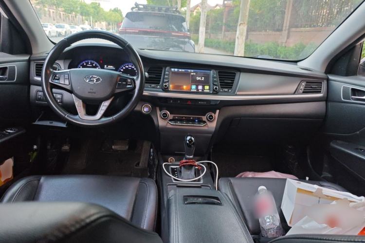 Used Hyundai Mistra 2017 1.8L Automatic Deluxe DLX Model China V Emission Standard Center Console