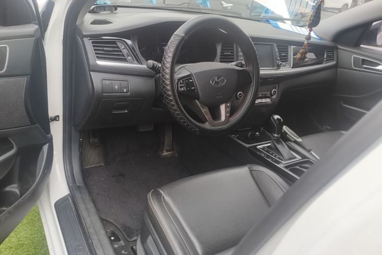 Used Hyundai Mistra 2017 1.6T Automatic Smart GLS China V Standard Center Console