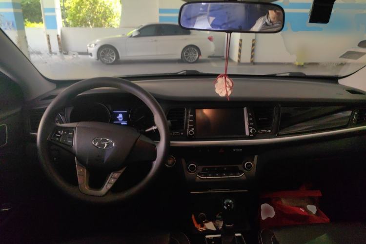 Used Hyundai Mistra 2017 1.6T Automatic Smart GLS China V Standard Center Console