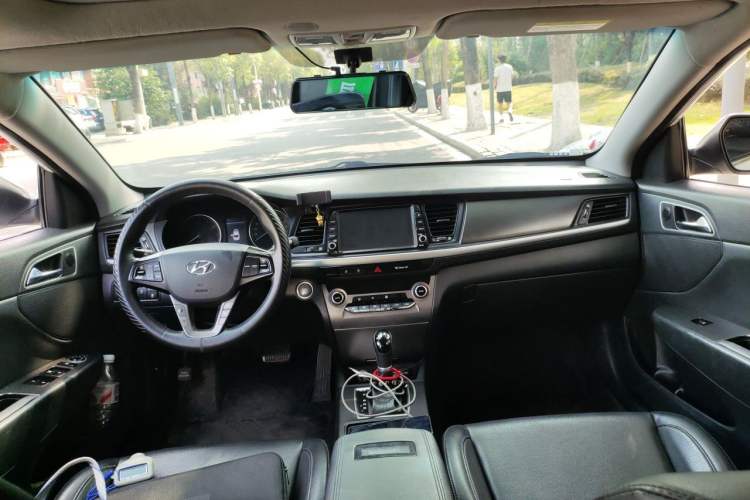 Used Hyundai Mistra 2017 1.8L Automatic Deluxe DLX Model China V Emission Standard Center Console