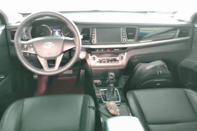 Used Hyundai Mistra 2017 1.8L Automatic Smart GLS China V Standard Center Console
