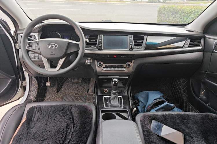 Used Hyundai Mistra 2017 1.8L Automatic Smart GLS China V Standard Center Console