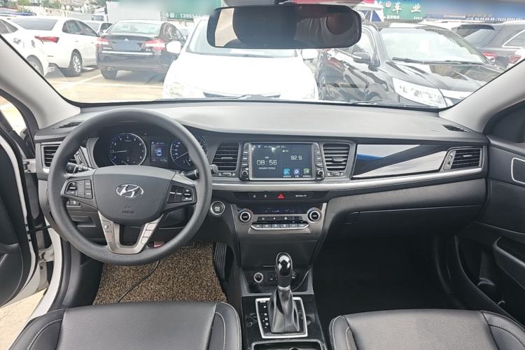 Used Hyundai Mistra 2017 1.6T Automatic Smart GLS China V Standard Center Console