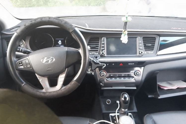 Used Hyundai Mistra 2017 1.8L Automatic Smart GLS China V Standard Center Console