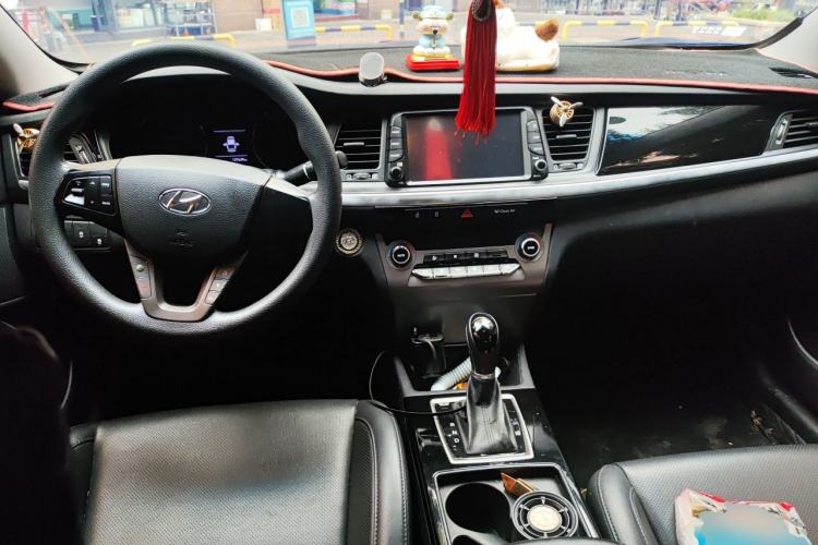 Used Hyundai Mistra 2017 1.8L Automatic Smart GLS China V Standard Center Console