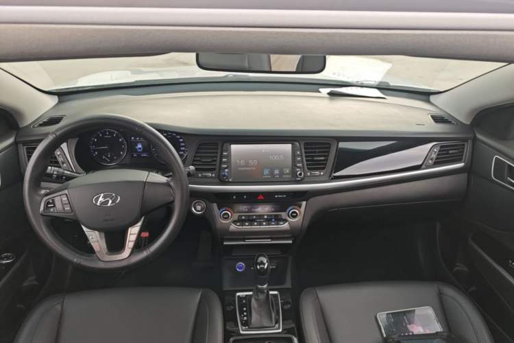 Used Hyundai Mistra 2017 1.8L Automatic Smart GLS China V Standard Center Console