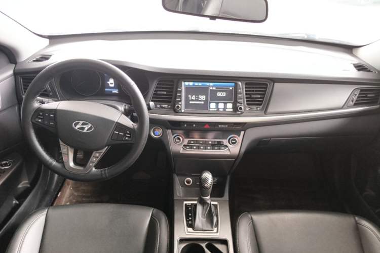 Used Hyundai Mistra 2017 1.8L Automatic Smart GLS China V Standard Center Console