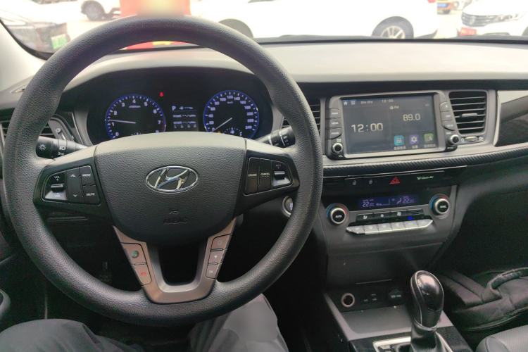 Used Hyundai Mistra 2017 1.8L Automatic Smart GLS China V Standard Center Console