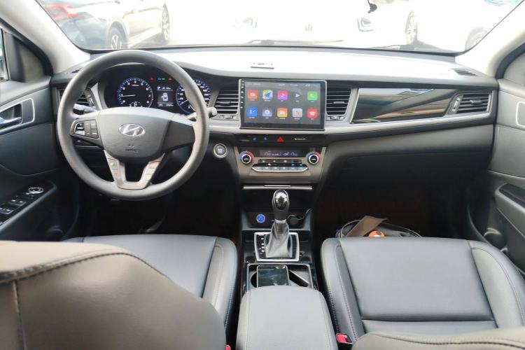 Used Hyundai Mistra 2017 1.8L Automatic Smart GLS China V Standard Center Console