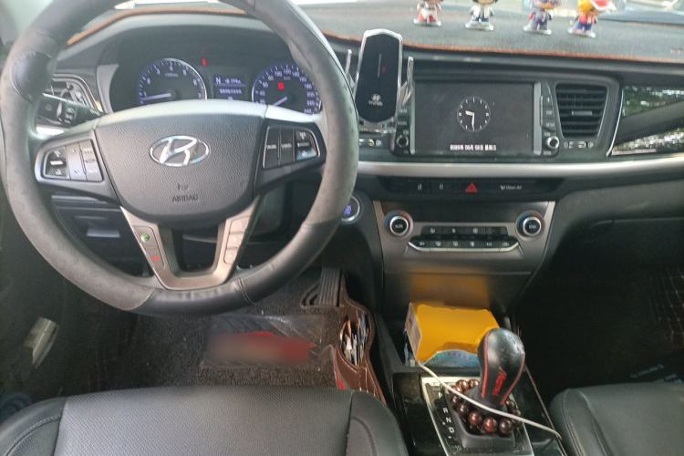 Used Hyundai Mistra 2017 1.8L Automatic Smart GLS China V Standard Center Console