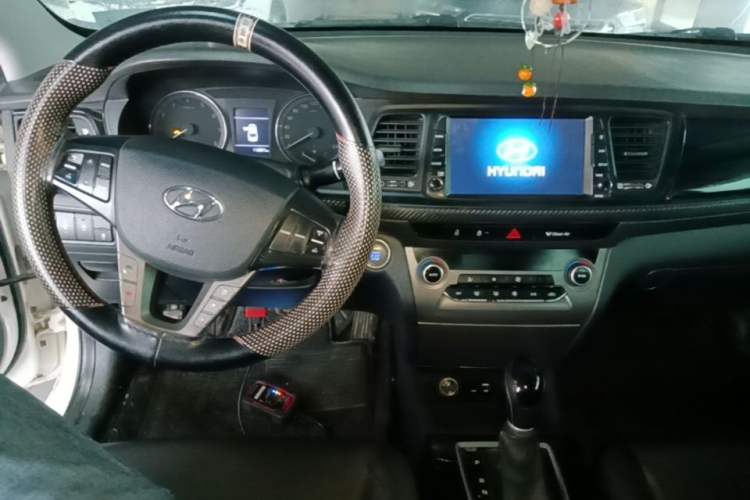 Used Hyundai Mistra 2017 1.8L Automatic Smart GLS China V Standard Center Console