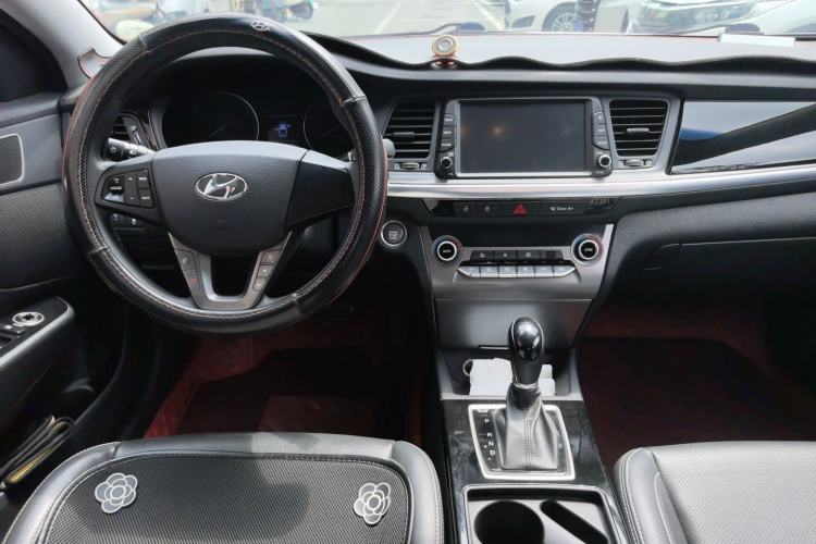 Used Hyundai Mistra 2017 1.6T Automatic Smart GLS China V Standard Center Console