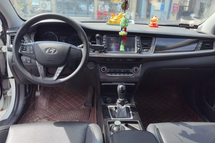 Used Hyundai Mistra 2017 1.8L Automatic Smart GLS China V Standard Center Console