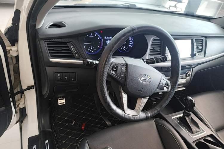 Used Hyundai Mistra 2017 1.6T Automatic Smart GLS China V Standard Center Console