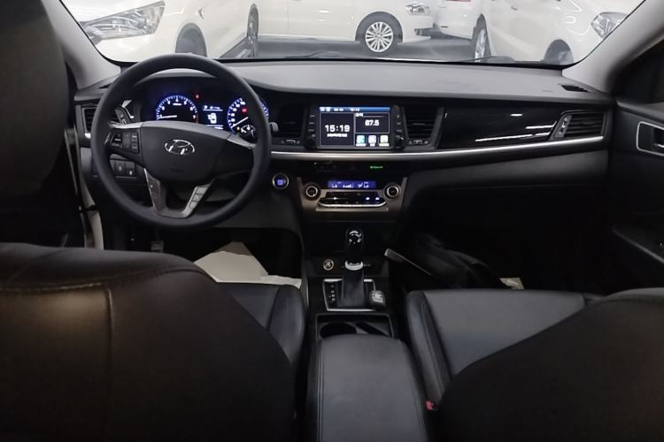 Used Hyundai Mistra 2017 1.8L Automatic Smart GLS China V Standard Center Console
