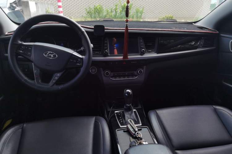 Used Hyundai Mistra 2017 1.8L Automatic Smart GLS China V Standard Center Console