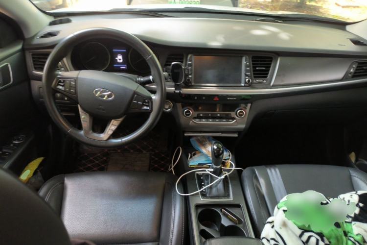 Used Hyundai Mistra 2017 1.8L Automatic Deluxe DLX Model China V Emission Standard Center Console