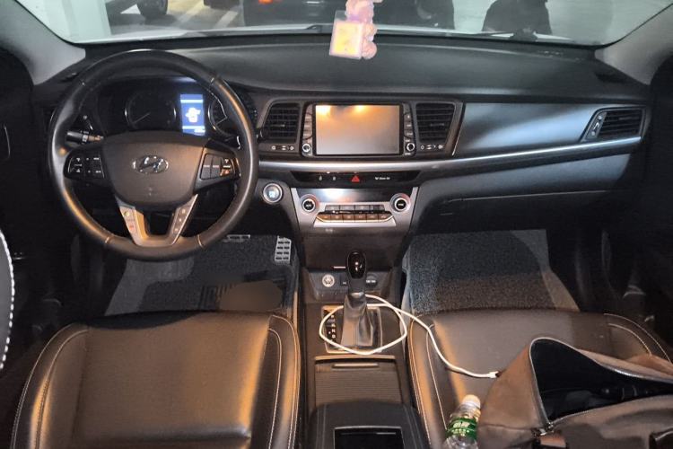 Used Hyundai Mistra 2017 1.6T Automatic Flagship Model TOP China V Emission Standard Center Console