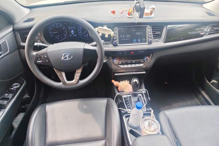 Used Hyundai Mistra 2017 1.8L Automatic Smart GLS China V Standard Center Console