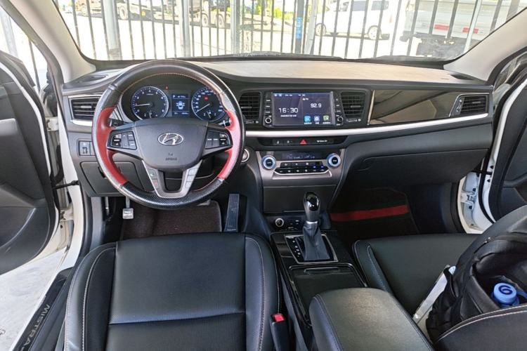 Used Hyundai Mistra 2017 1.6T Automatic Smart GLS China V Standard Center Console