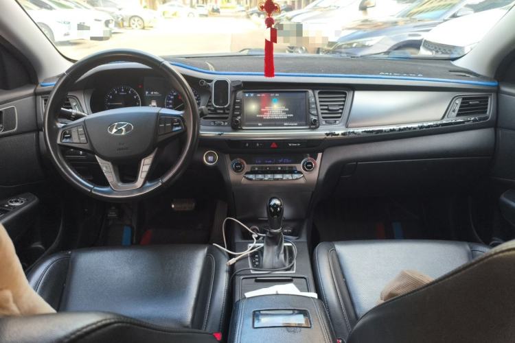Used Hyundai Mistra 2017 1.8L Automatic Deluxe DLX Model China V Emission Standard Center Console