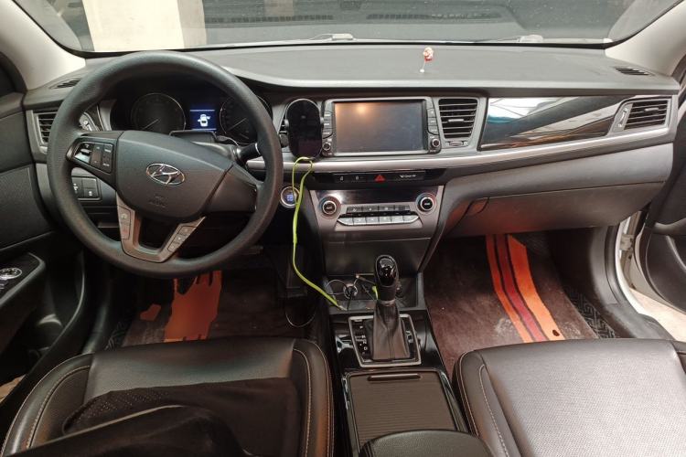 Used Hyundai Mistra 2017 1.6T Automatic Smart GLS China V Standard Center Console