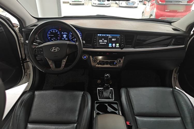 Used Hyundai Mistra 2017 1.8L Automatic Smart GLS China V Standard Center Console