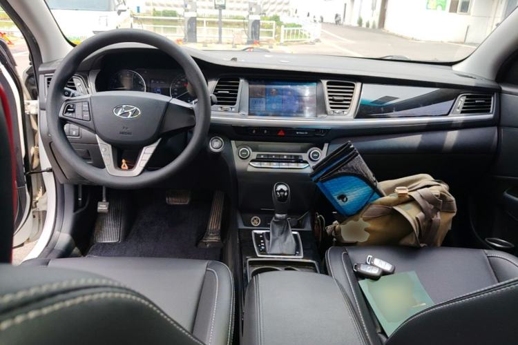 Used Hyundai Mistra 2017 1.6T Automatic Smart GLS China V Standard Center Console