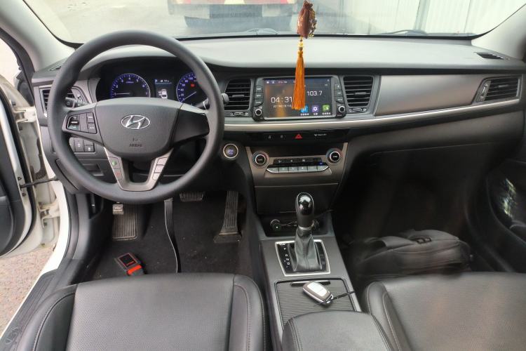 Used Hyundai Mistra 2017 1.8L Automatic Smart GLS China V Standard Center Console
