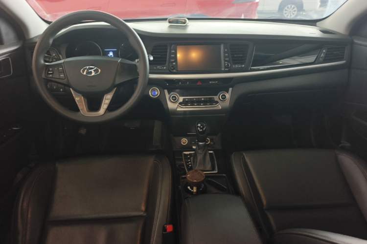 Used Hyundai Mistra 2017 1.8L Automatic Smart GLS China V Standard Center Console
