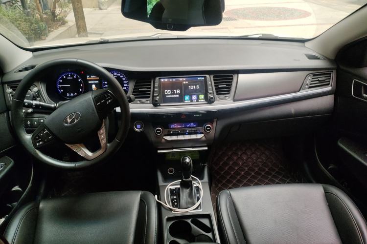 Used Hyundai Mistra 2017 1.8L Automatic Deluxe DLX Model China V Emission Standard Center Console