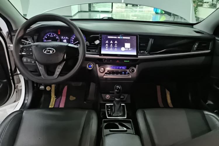 Used Hyundai Mistra 2017 1.8L Automatic Smart GLS China V Standard Center Console