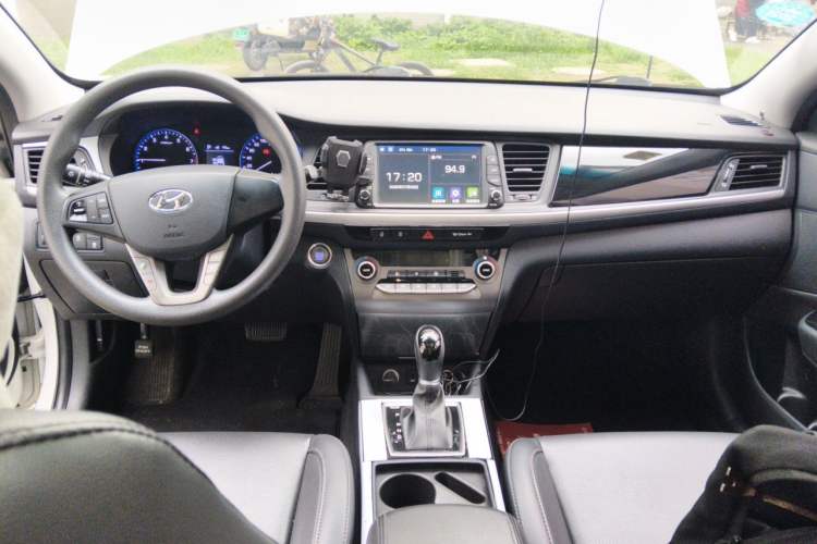 Used Hyundai Mistra 2017 1.8L Automatic Smart GLS China V Standard Center Console