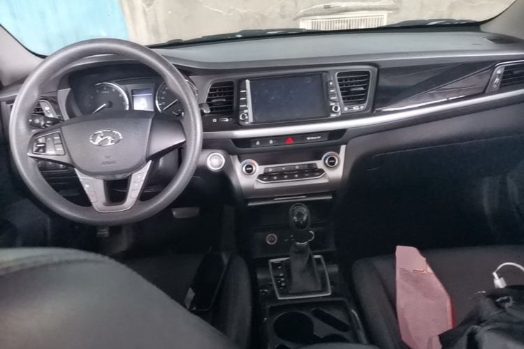 Used Hyundai Mistra 2017 1.8L Automatic Smart GLS China V Standard Center Console
