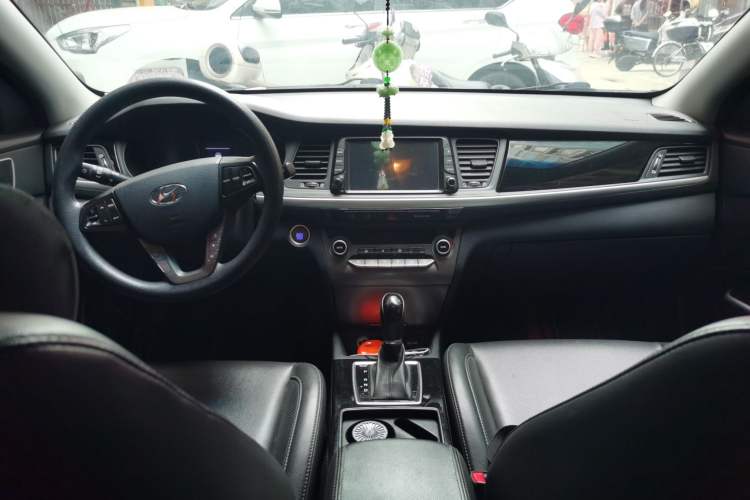 Used Hyundai Mistra 2017 1.8L Automatic Smart GLS China V Standard Center Console