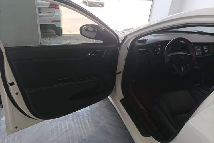 Used Hyundai Mistra 2017 1.8L Automatic Deluxe DLX Model China V Emission Standard Driver Seat