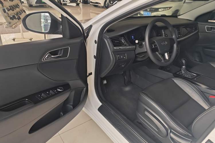 Used Hyundai Mistra 2017 1.6T Automatic Smart GLS China V Standard Driver Seat