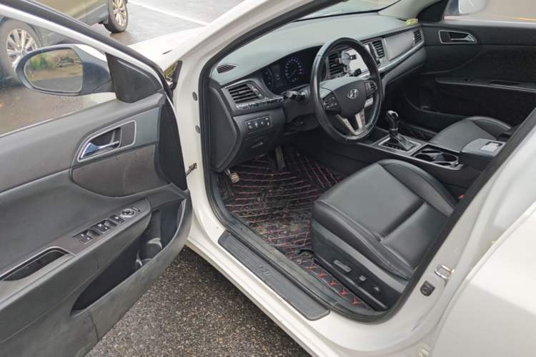 Used Hyundai Mistra 2017 1.8L Automatic Deluxe DLX Model China V Emission Standard Driver Seat