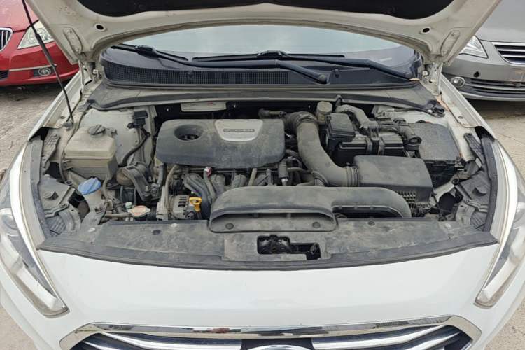 Used Hyundai Mistra 2017 1.6T Automatic Flagship Model TOP China V Emission Standard Engine Bay