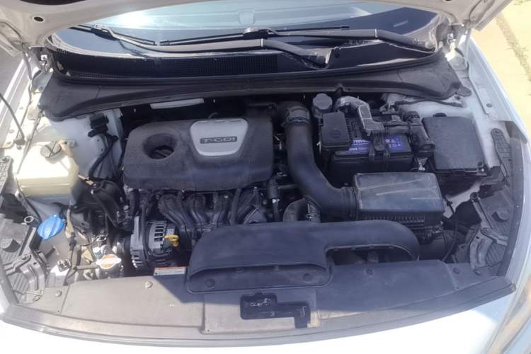 Used Hyundai Mistra 2017 1.6T Automatic Flagship Model TOP China V Emission Standard Engine Bay